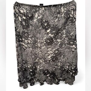 Briggs New York Black and White Lace Print Midi Skirt size medium